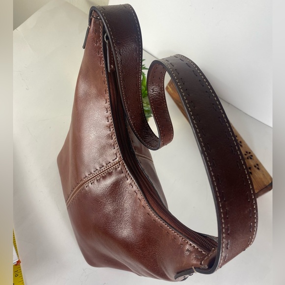 Fossil Shoulder Purse - Picture 7 of 16